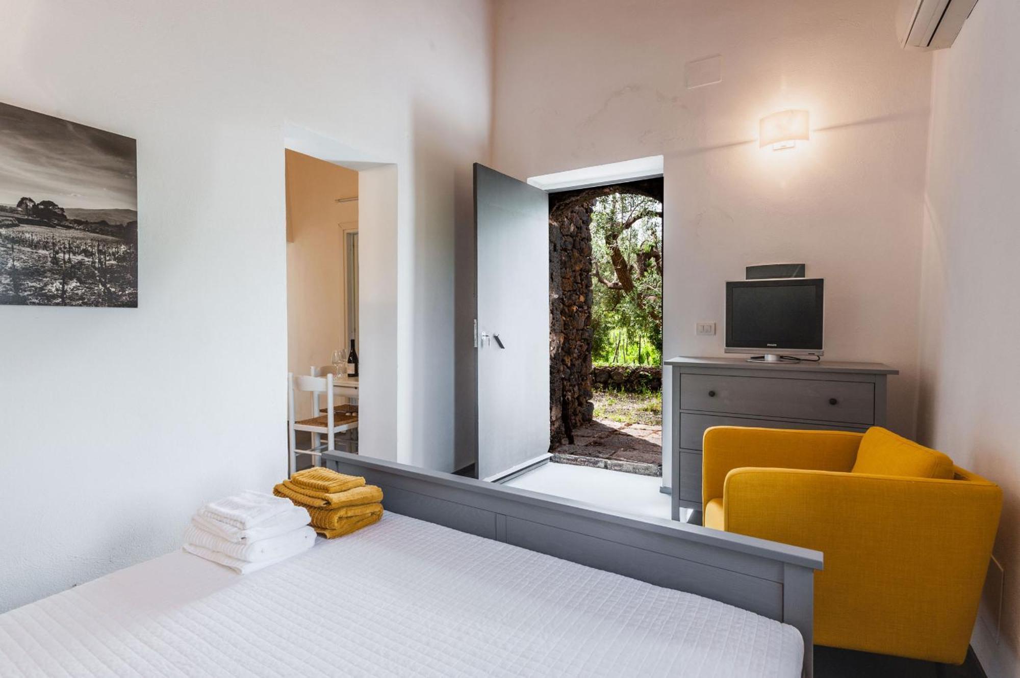Terrazze Dell'Etna - Country Rooms And Apartments Randazzo Kültér fotó